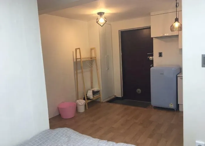 Nana House