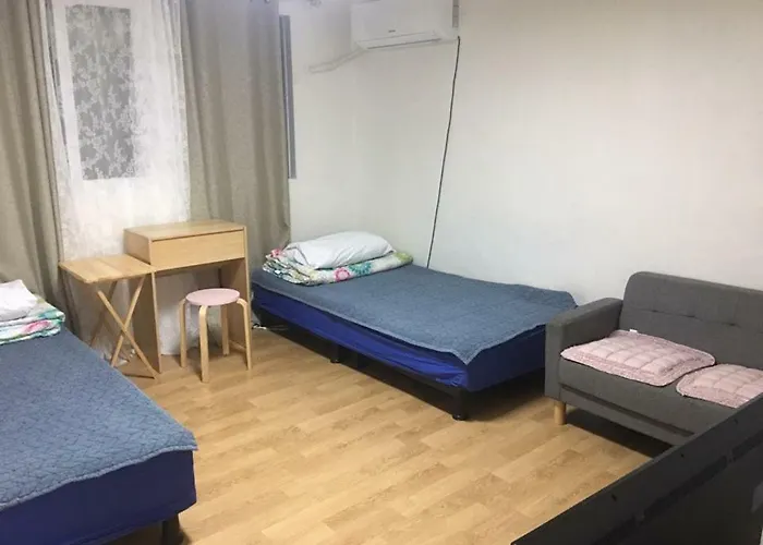 Nana House ゲストハウス 2*