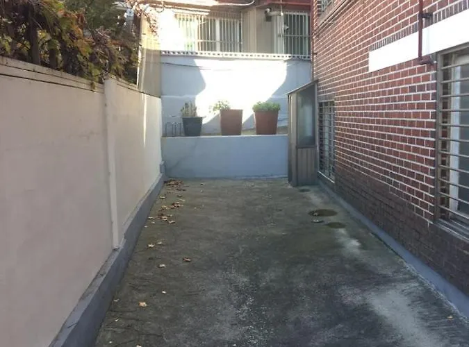Nana House 2*